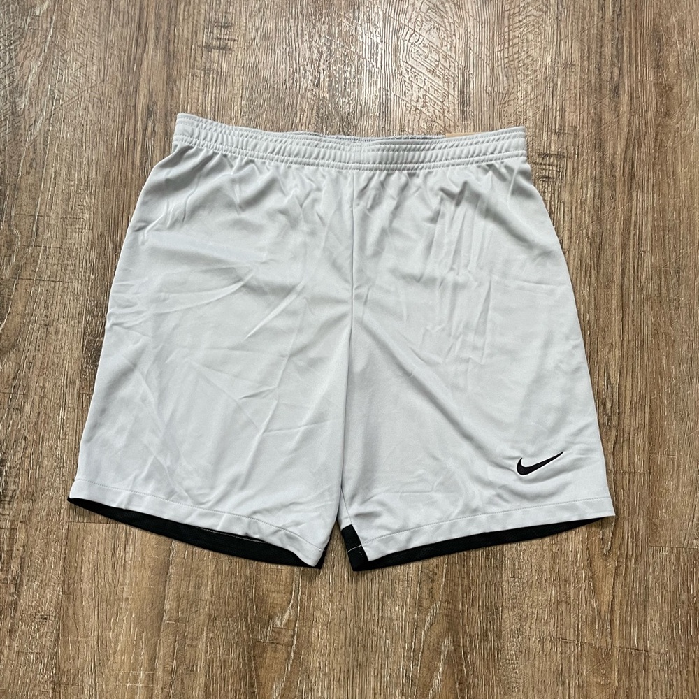 Nike Mens Dri Fit Classic 11 Slim Fit Shorts Grey Sz Med DH8127-448